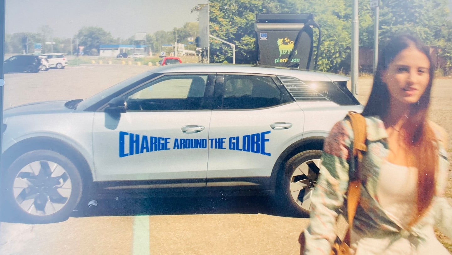 Charge Around The Globe electric Ford Explorer geparkt