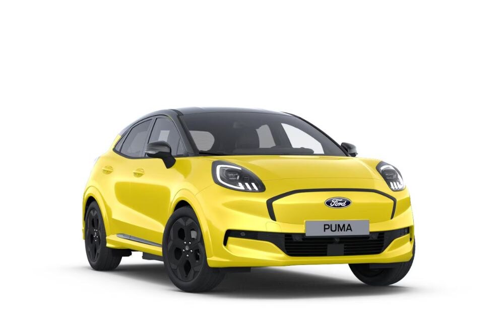 Vollelektrischer Ford Puma Gen-E in Electric Yellow Metallic, Ansicht schräg von vorne