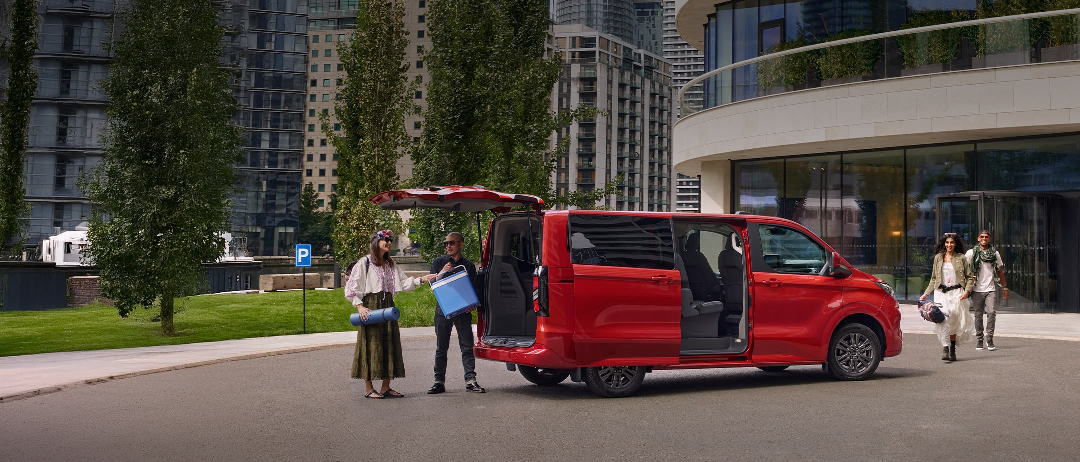 Roter Ford Tourneo Custom