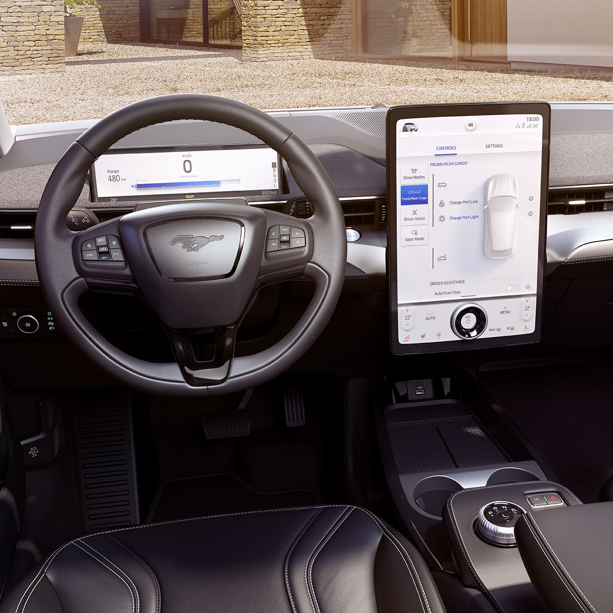 Ford Mustang Mach-E. Detailansicht Innenraum mit digitaler Instrumententafel und Touchscreen