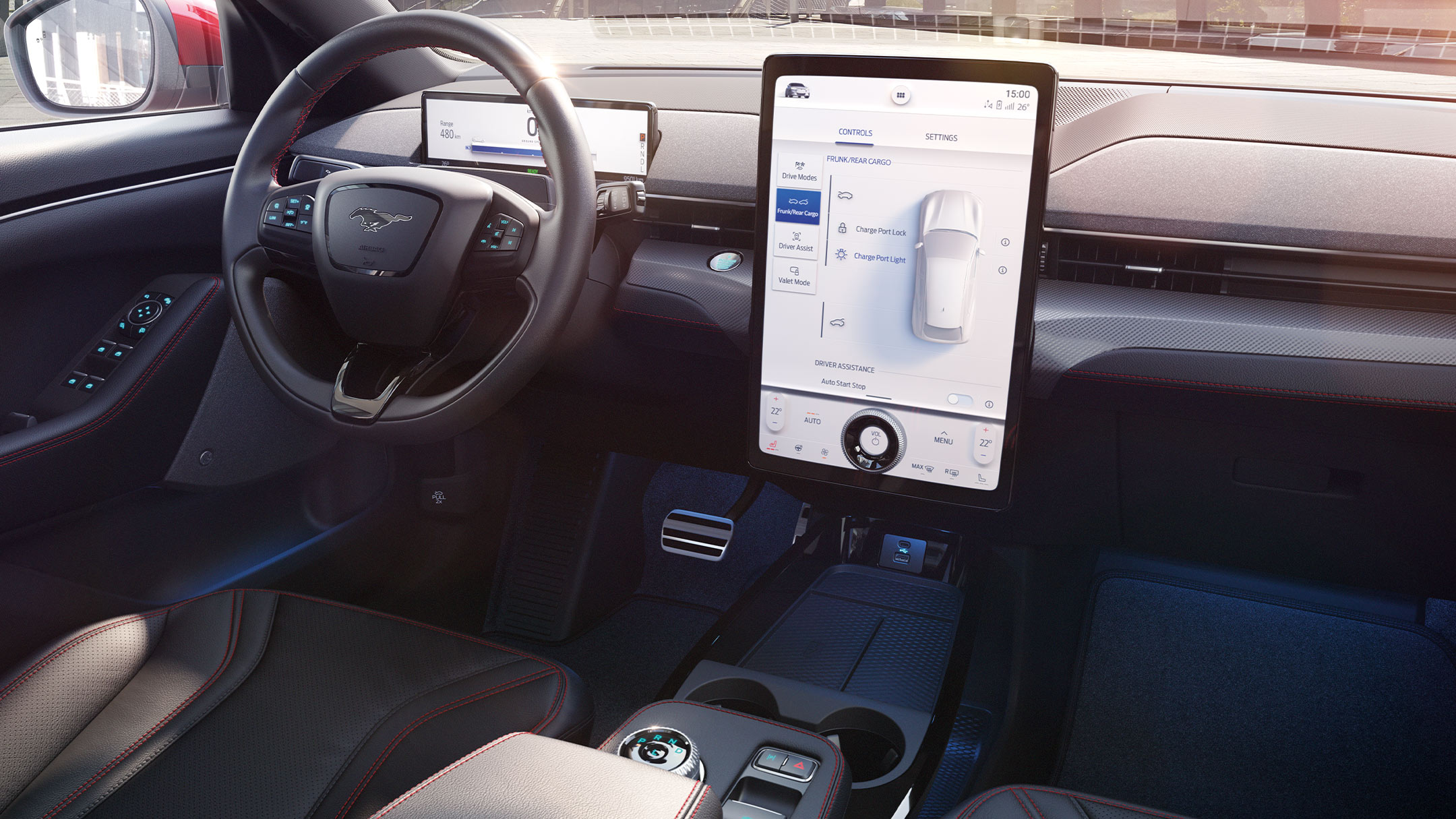 Ford Mustang Mach-E. Detailansicht Innenraum mit Lenkrad und Ford SYNC 4 Touchscreen