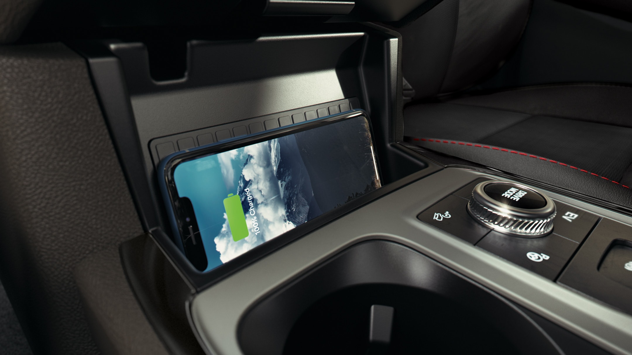 Ford Explorer Plug-In Hybrid. Innenraum Detailansicht induktive Ladestation für mobile Endgeräte 