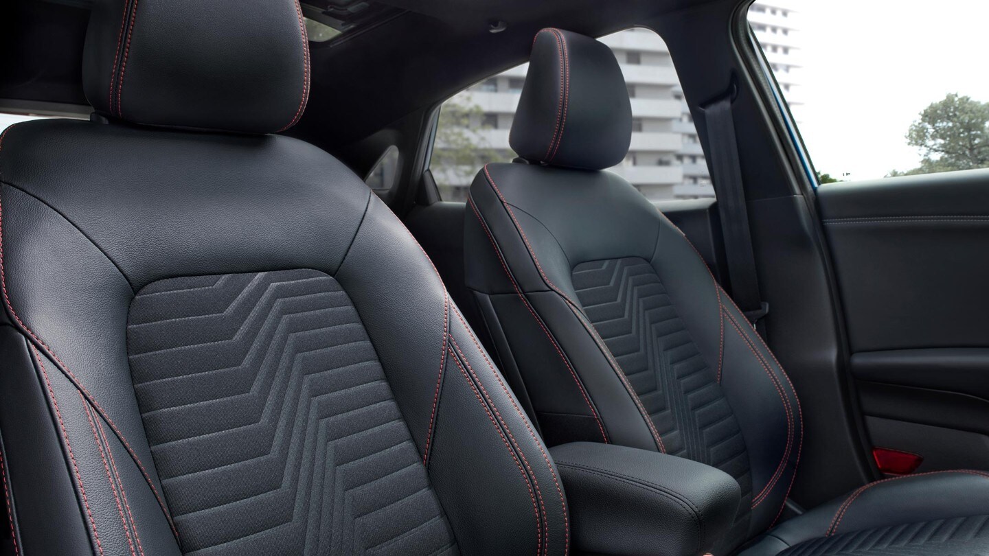 Ford Puma interior with leather-trimmed sports-style seats 
