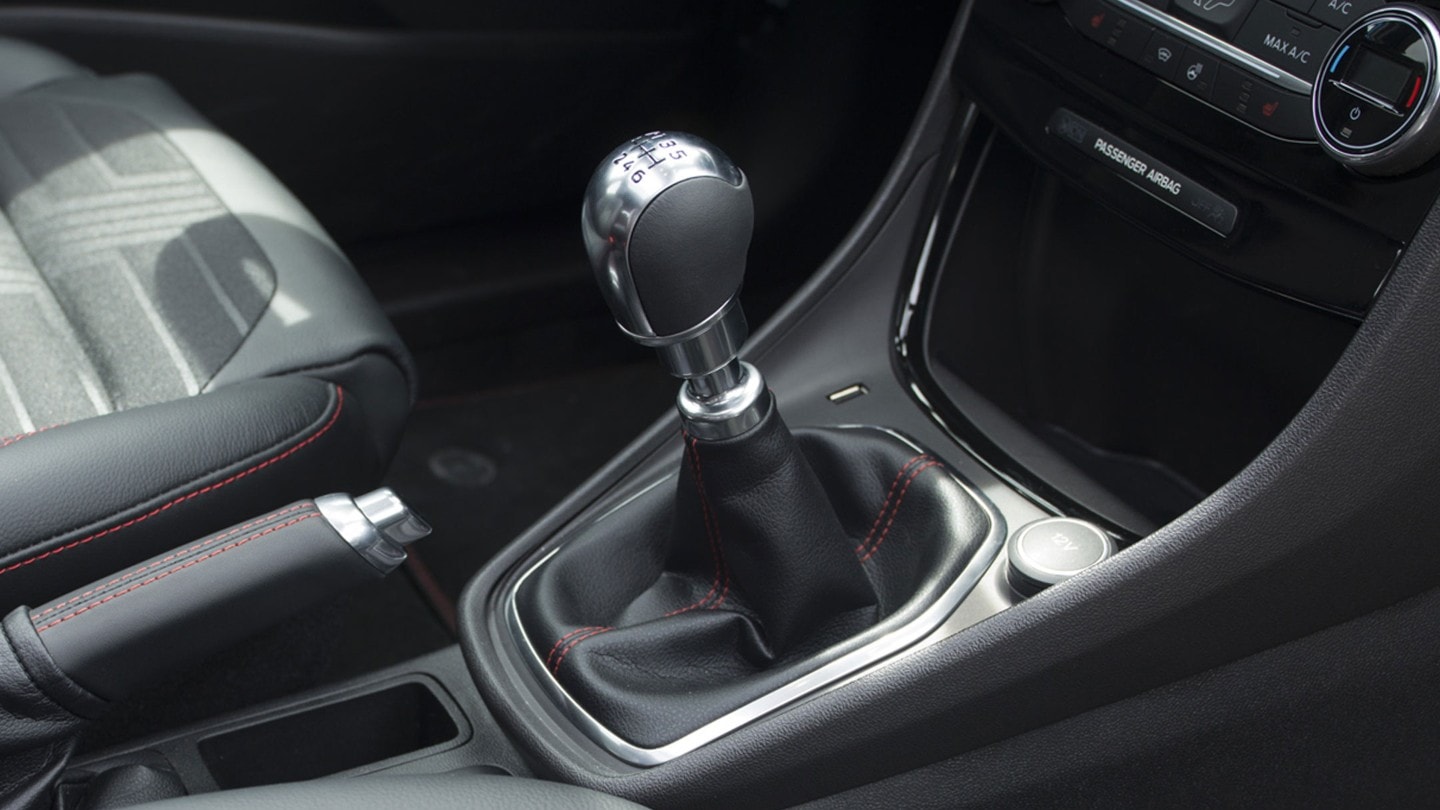 Ford Puma close up on manual transmission