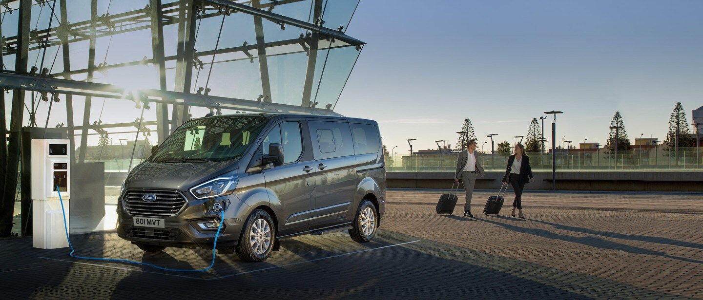 ford tourneo custom plug in hybrid