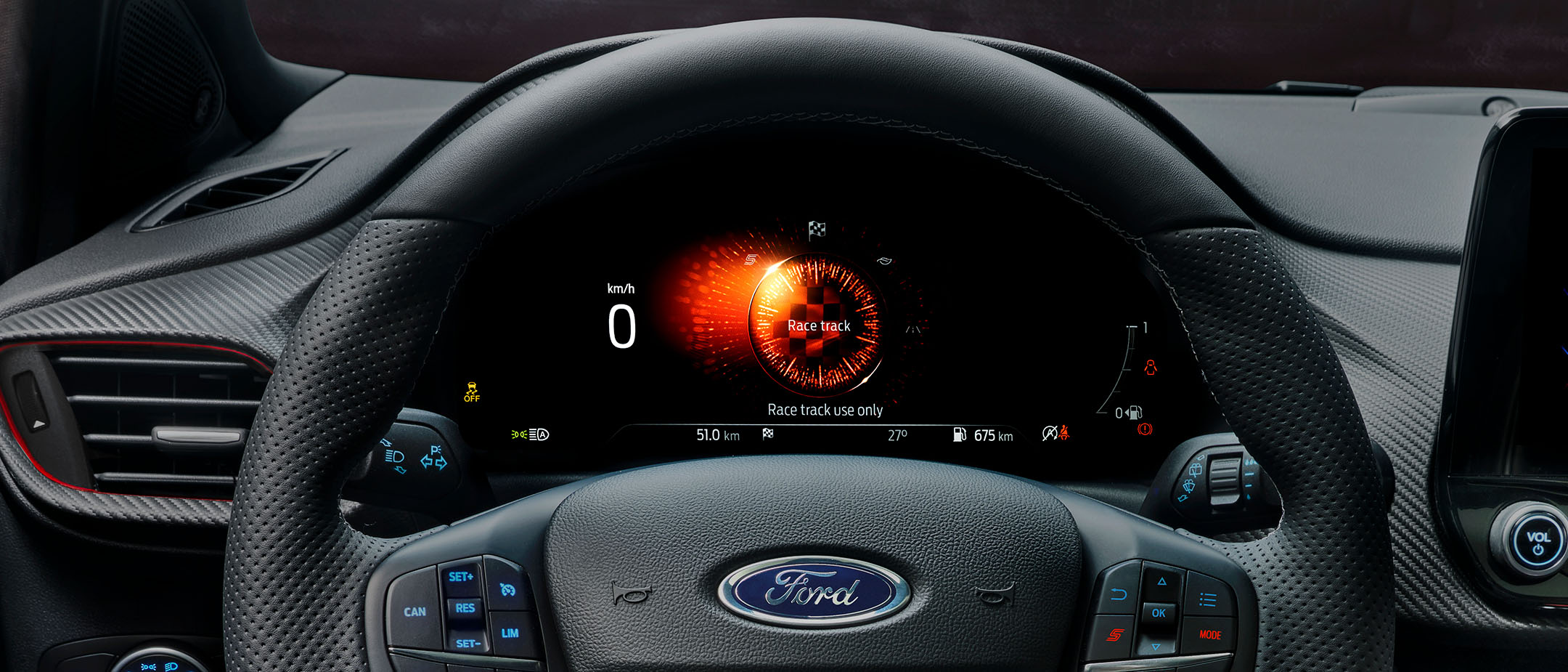 Ford Puma ST Innenansicht auf Lenkrad und digitale Instrumententafel