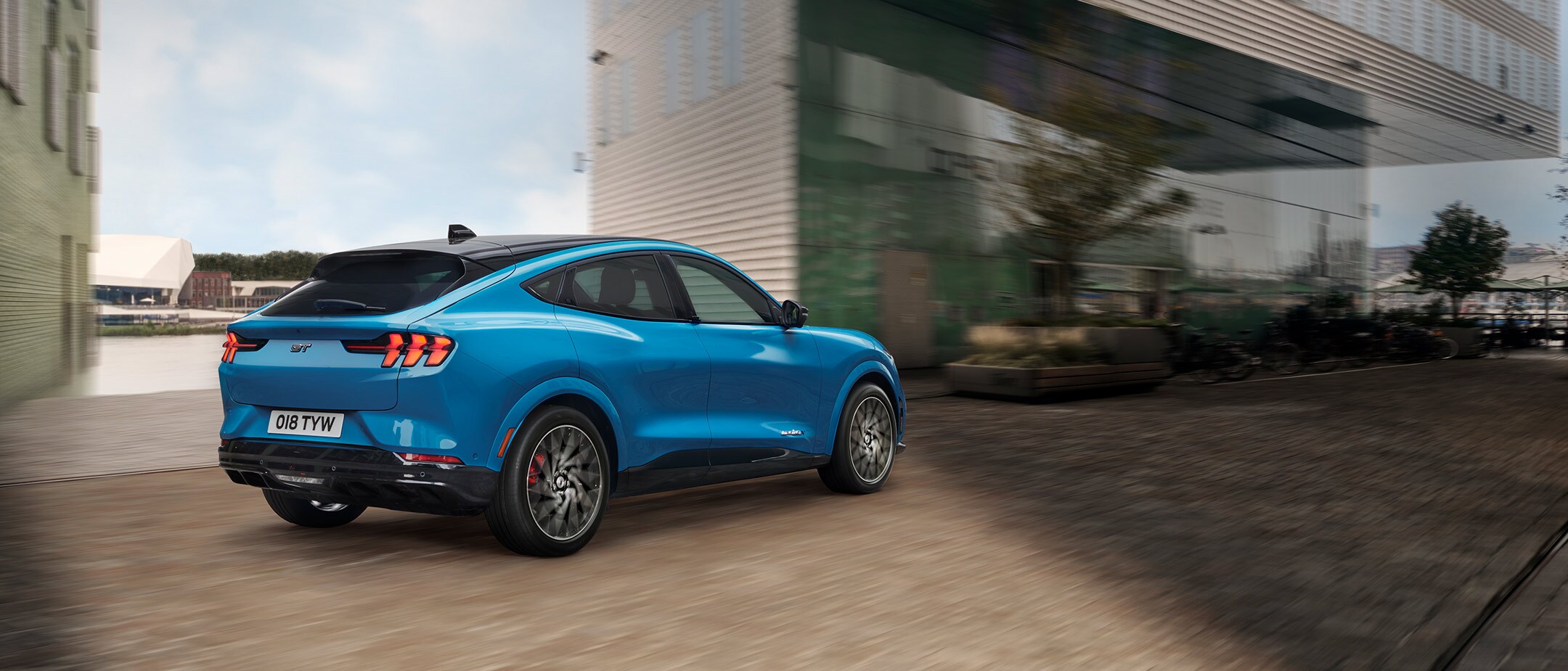 Ford Mustang Mach E Gt Beschleunigung Pur Ford Ch Ford Mustang Mach E Gt Beschleunigung Pur Ford Ch