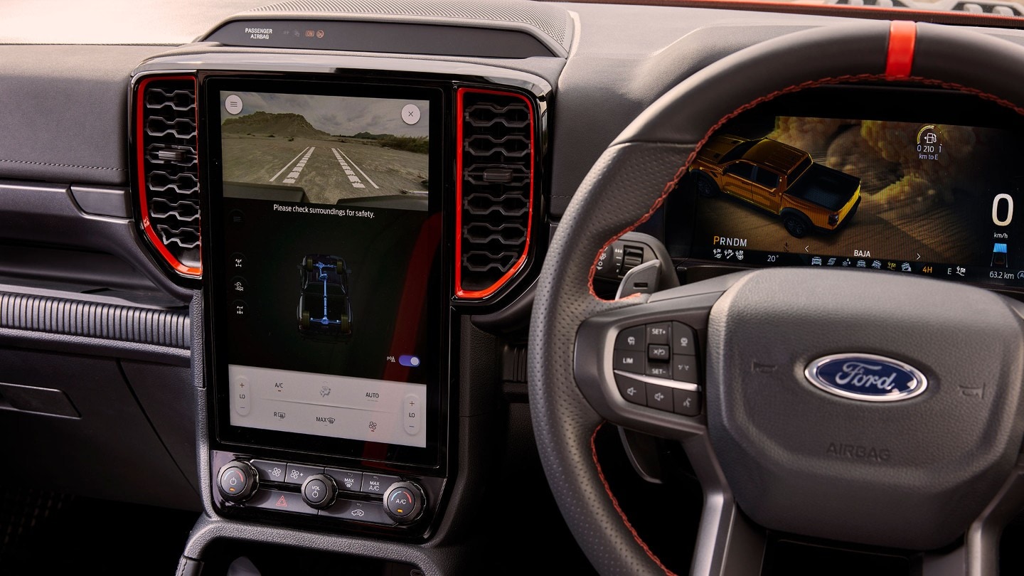 Ford Ranger Raptor Detailansicht Armaturenträger inklusive Touchscreen