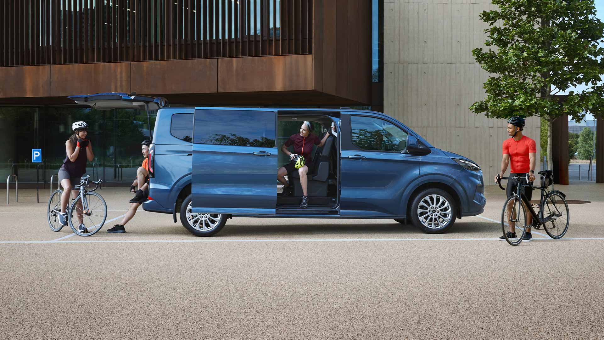 Seitenansicht des Ford Tourneo Custom