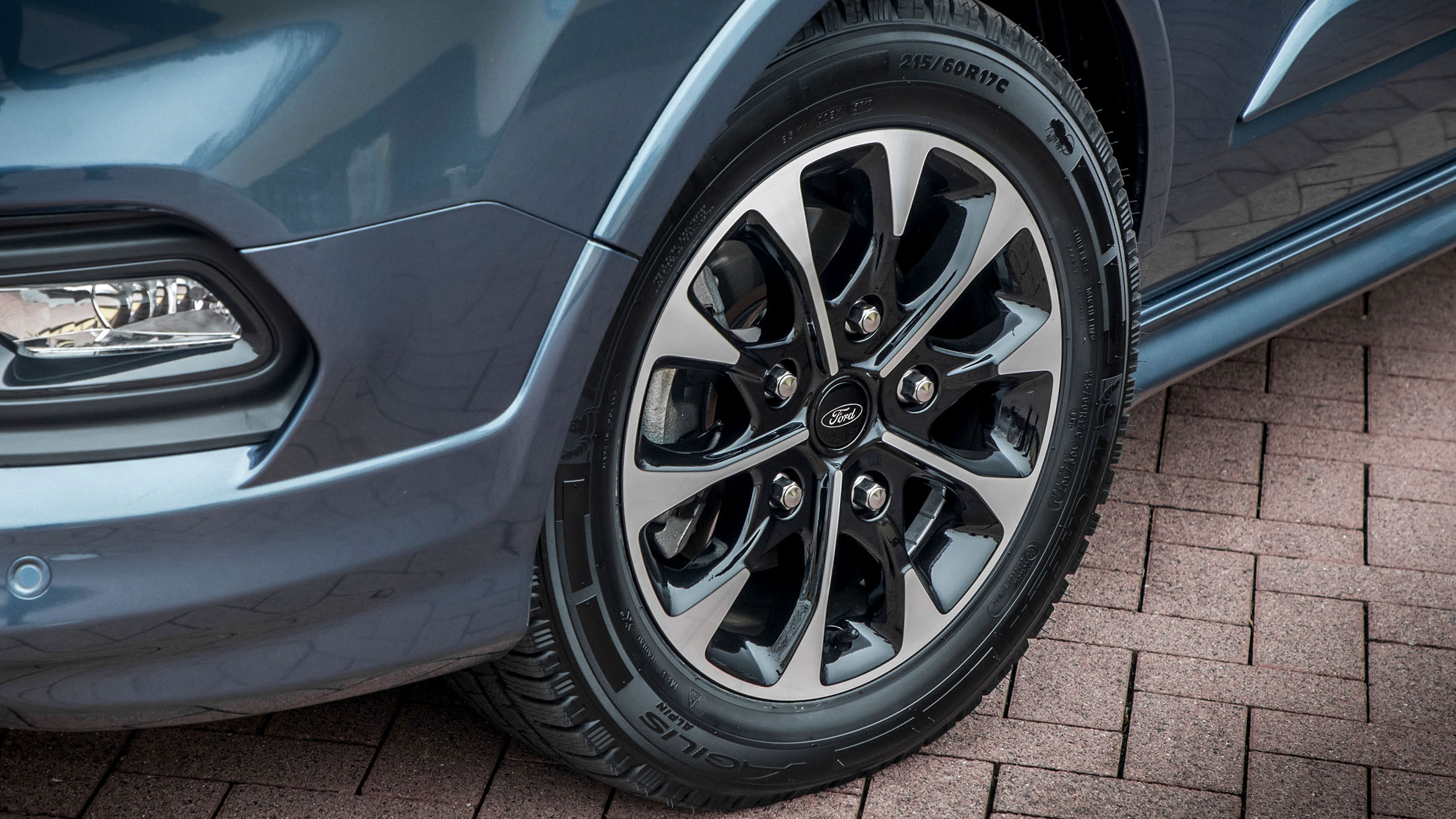 Ford Transit Custom Leichtmetallrad im Detail