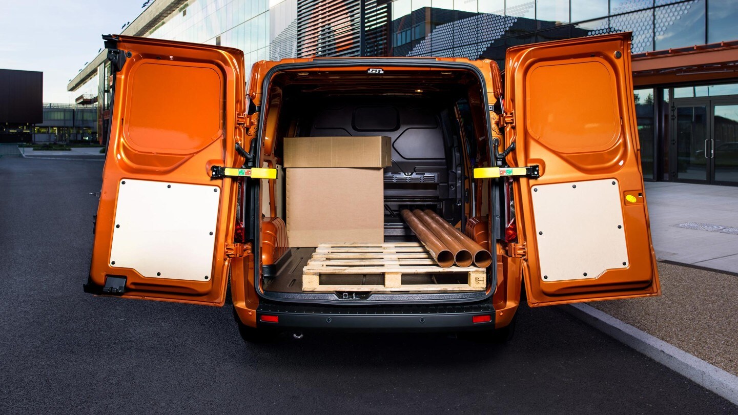 Ford Transit Custom Kastenwagen in Orange Heckansicht weit geöffnete Hecktüren
