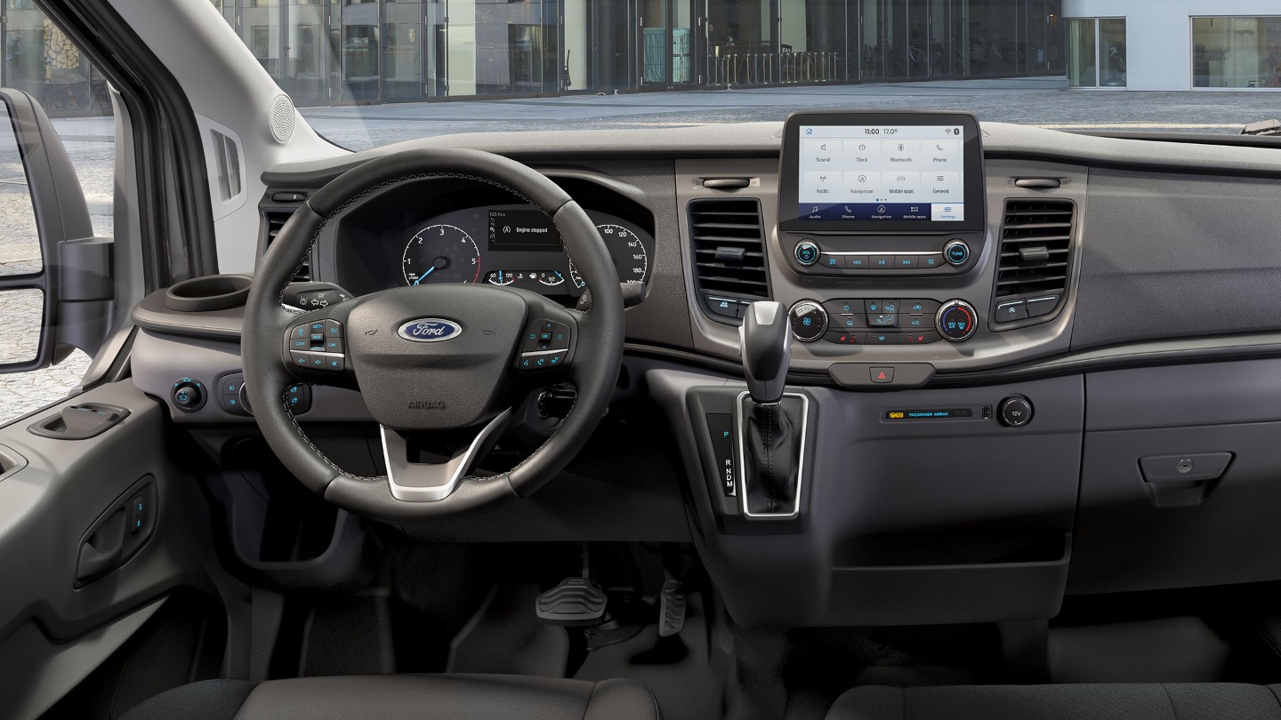 Ford Transit Innenraumansicht Lenkrad und Bedienelemente