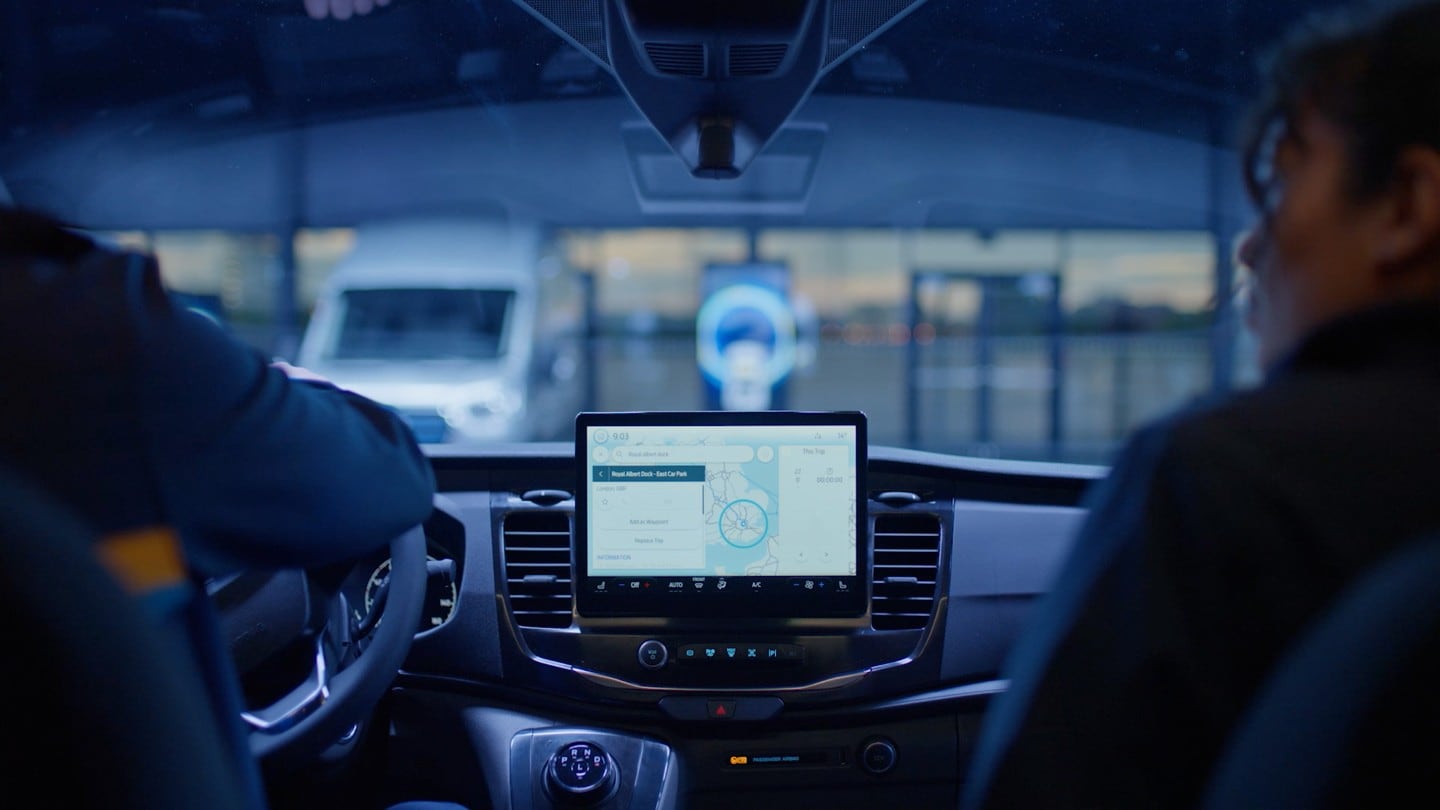 Ford E-Transit Fahrerkabine Detailansicht Multifunktionsdisplay