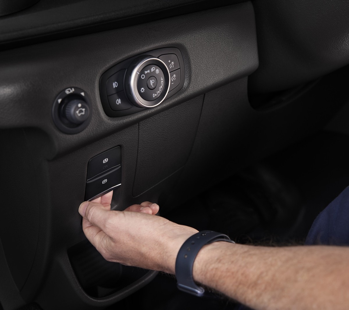 Ford E-Transit Detailansicht elektrische Feststellbremse