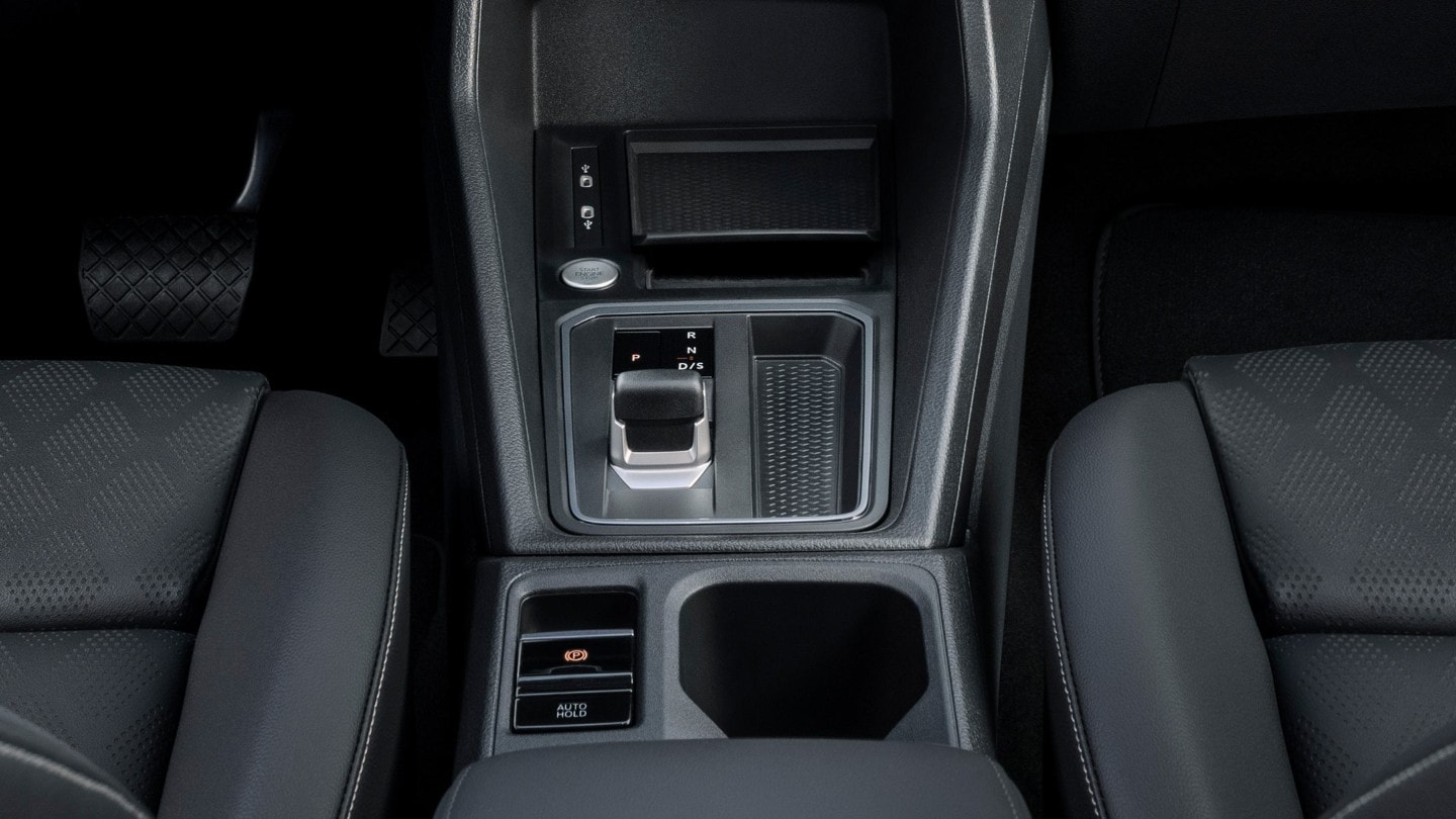 Ford Tourneo Connect Ausschnitt Fahrerkabine mit Mittelkonsole im Detail