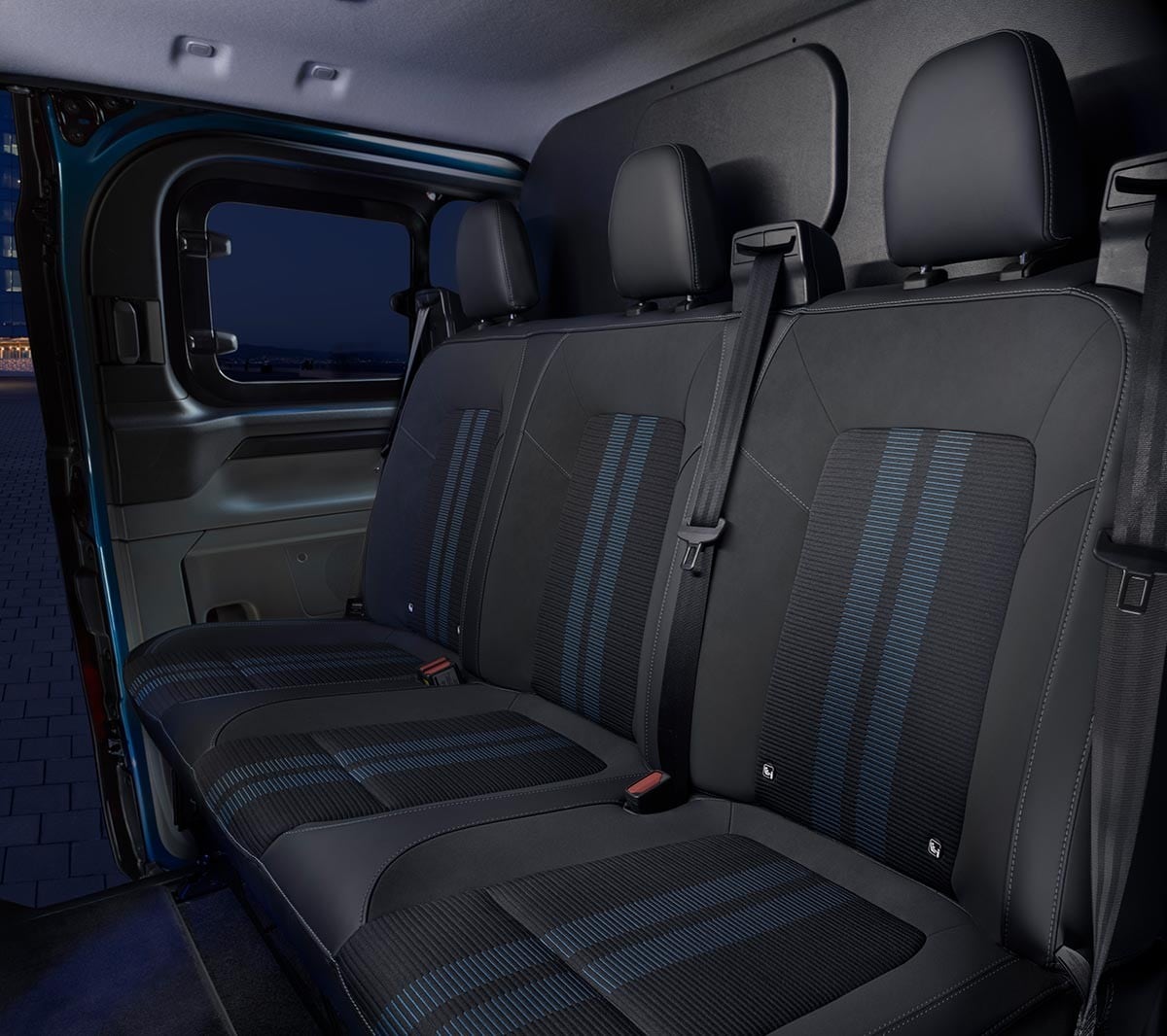 Ford Transit Custom Innenraumansicht Ausschnitt  von zweiter Sitzreihe