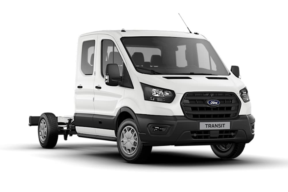 Weisser Ford Transit Fahrgestell mit Doppelkabine Trend Van auf weissem Hintergrund.