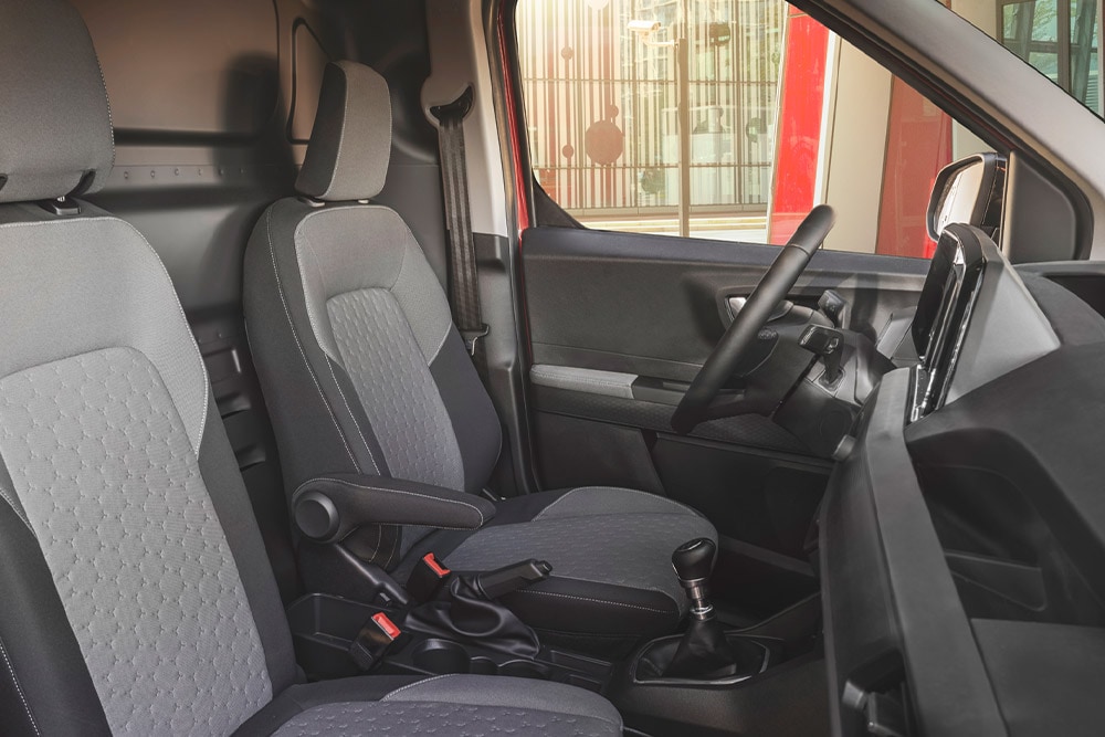 Neuer vierfach verstellbarer Fahrersitz im Ford Transit Courier